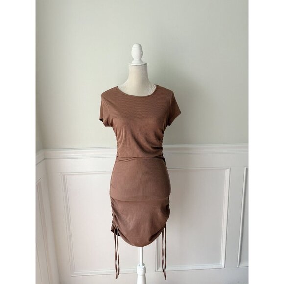 Brown Ribbed Ruched Side Stretch Dress With Short Sleeves & Adjustable Drawstrin - Picture 2 of 4